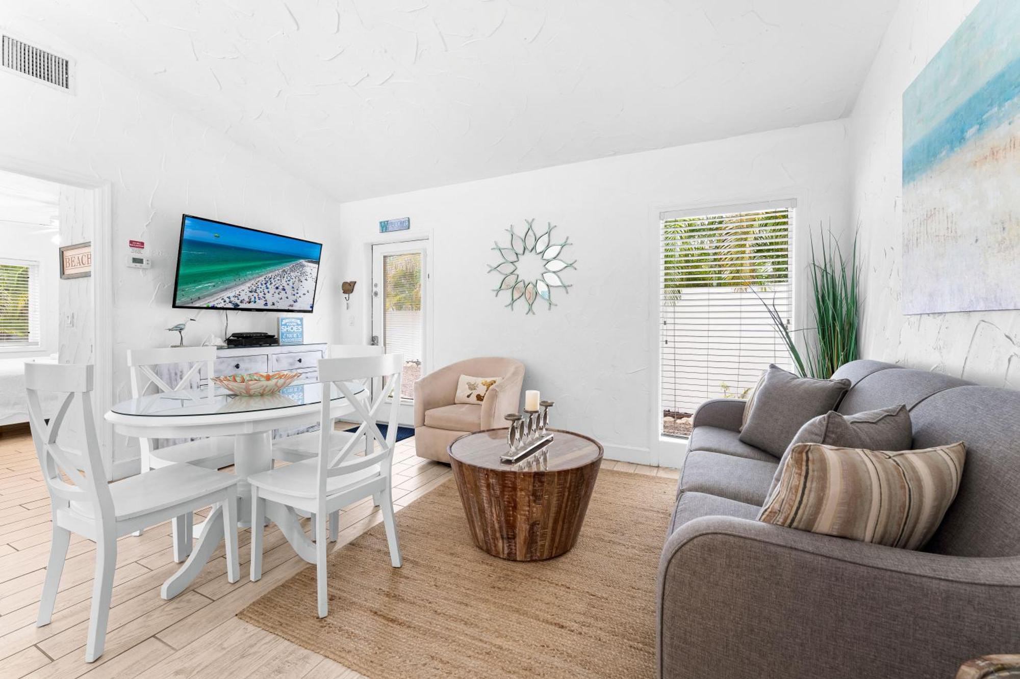 Crescent Beach Villas Сиеста-Ки Экстерьер фото