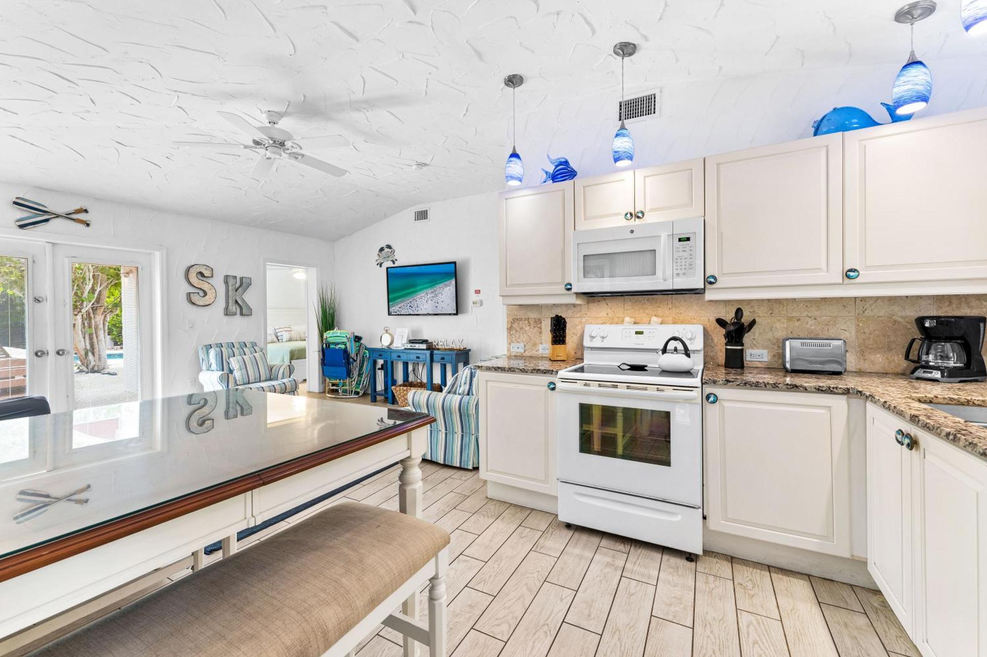 Crescent Beach Villas Сиеста-Ки Экстерьер фото
