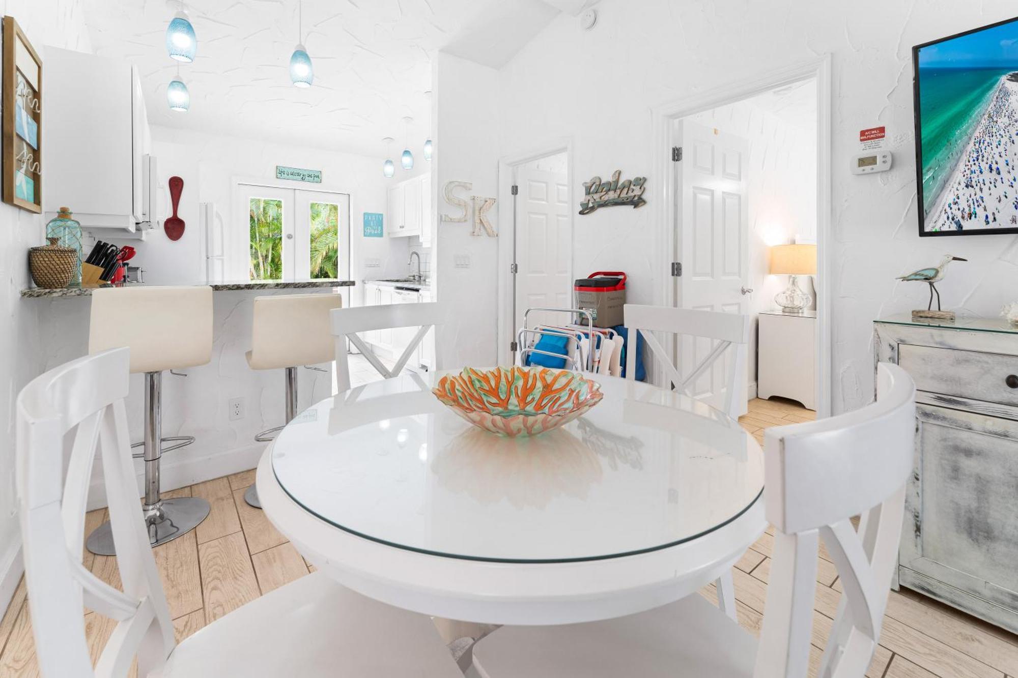 Crescent Beach Villas Сиеста-Ки Экстерьер фото